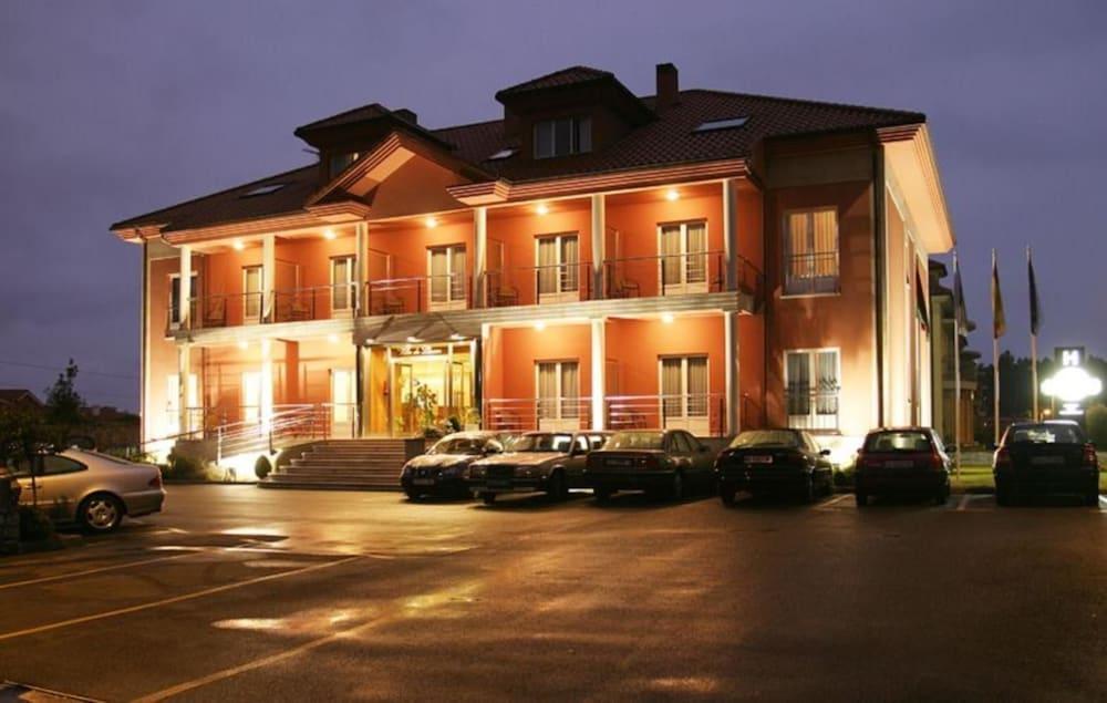 Villa De Llanes Εξωτερικό φωτογραφία